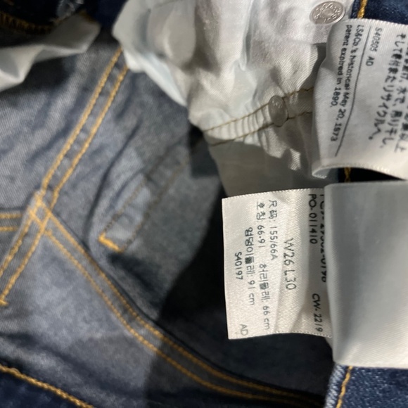 501 ladies Levi’s - Picture 4 of 6